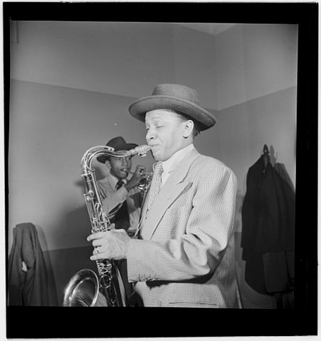 451px-Illinois_Jacquet,_New_York,_N.Y.,_ca._May_1947_(William_P._Gottlieb_12581)