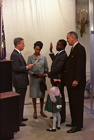 323px-Andrew_Brimmer_Swearing_In-2