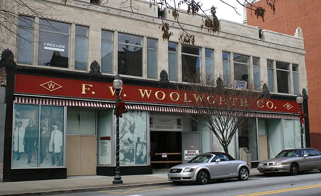 640px-Former_Woolworth_store_in_Greensboro,_NC_(2008)